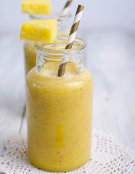 Smoothie ananas, gingembre et lait de coco